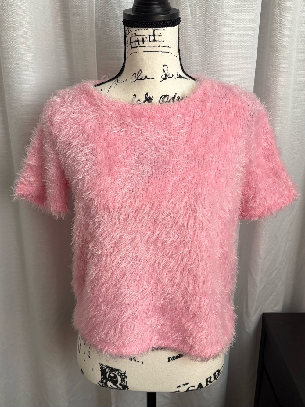 Zara Fuzzy Short-Sleeve Pink Women's Cropped Top